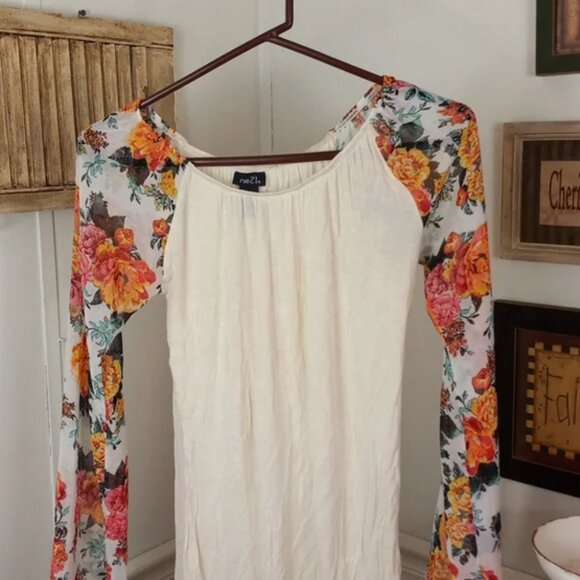 Rue 21 floral print boho bell sleeve blouse size small - Picture 3 of 7
